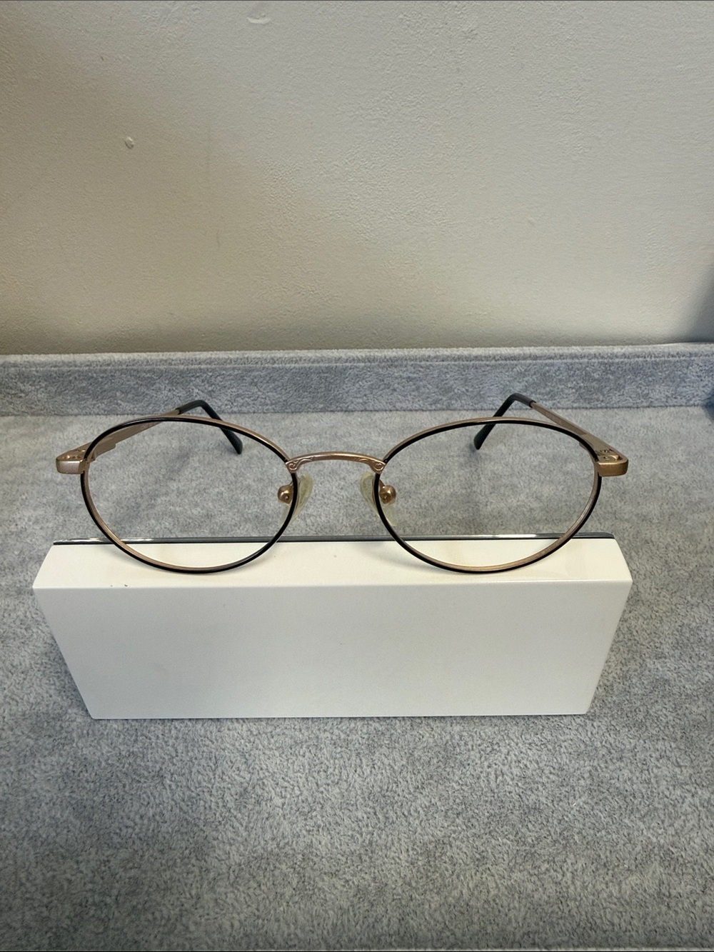 Vintage Coast 333 Round Metal Eyeglasses in Black/Gold Eyesize 50